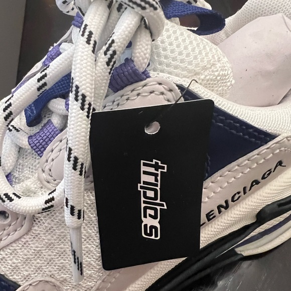 NEW Balenciaga Triple S Sneakers Women's Size 8 US/38 European - Picture 5 of 8